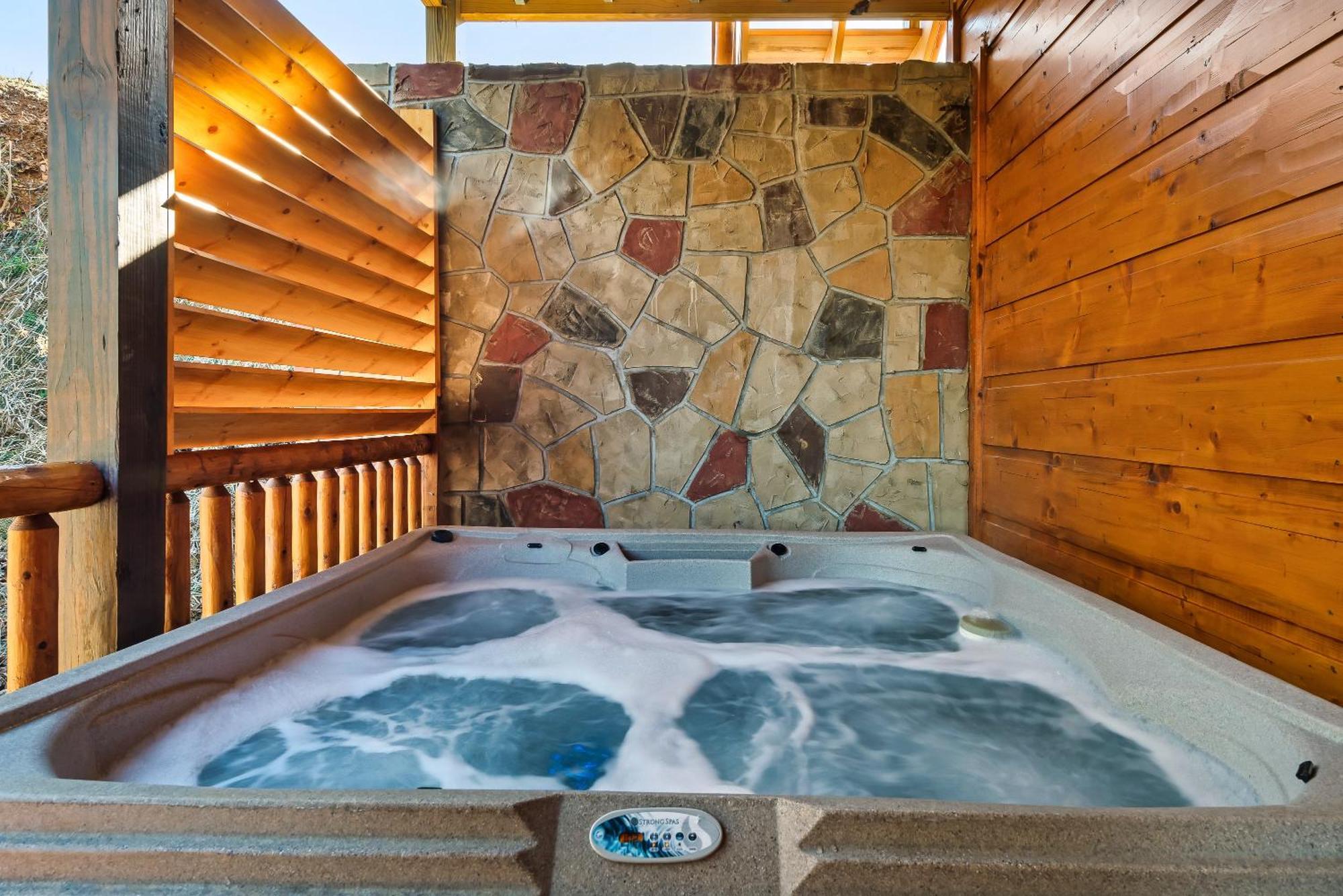 Full Equipped Cabin With A Pool And Game Room Smokies Views Gatlinburg Exteriér fotografie