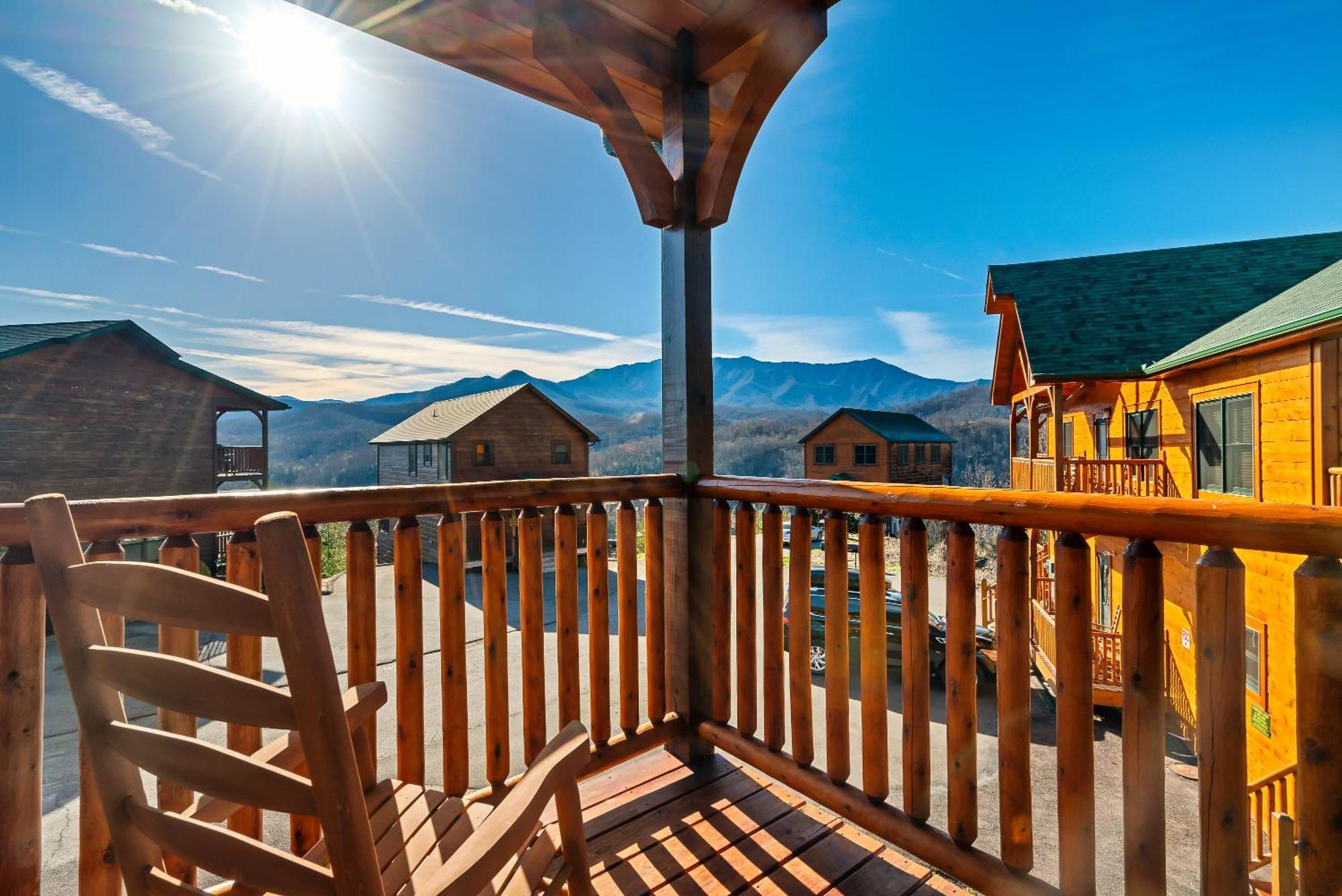 Full Equipped Cabin With A Pool And Game Room Smokies Views Gatlinburg Exteriér fotografie