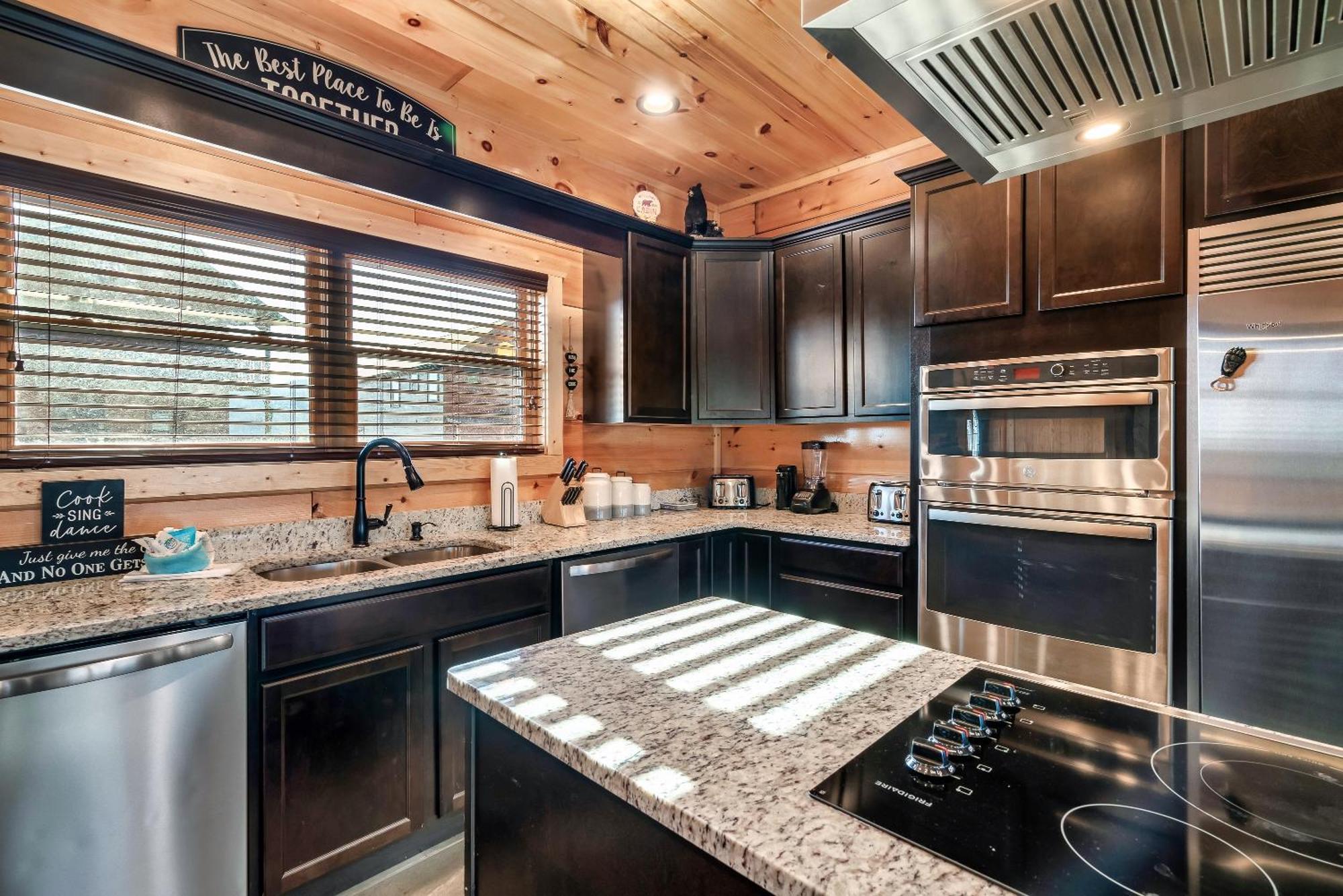 Full Equipped Cabin With A Pool And Game Room Smokies Views Gatlinburg Exteriér fotografie
