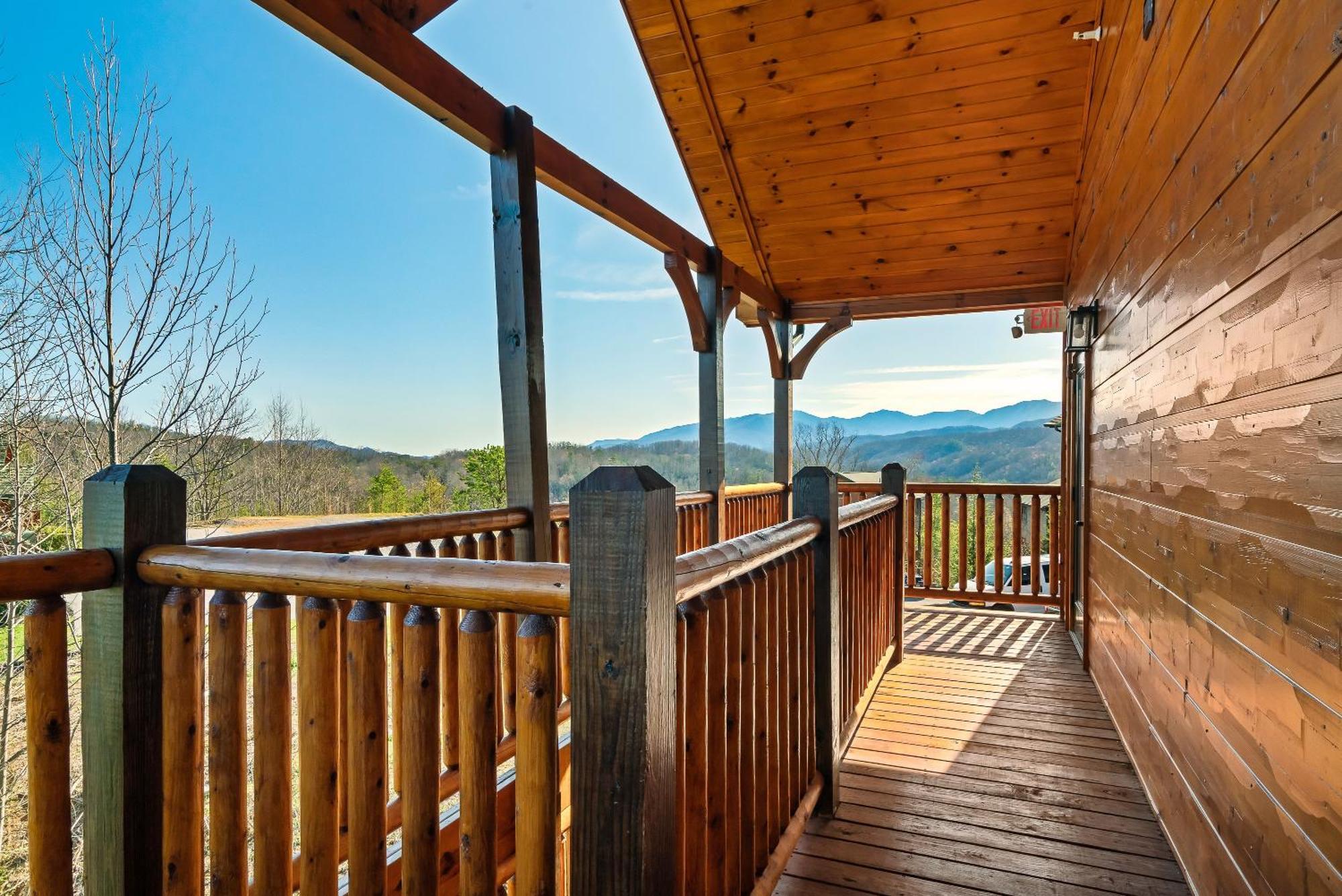 Full Equipped Cabin With A Pool And Game Room Smokies Views Gatlinburg Exteriér fotografie