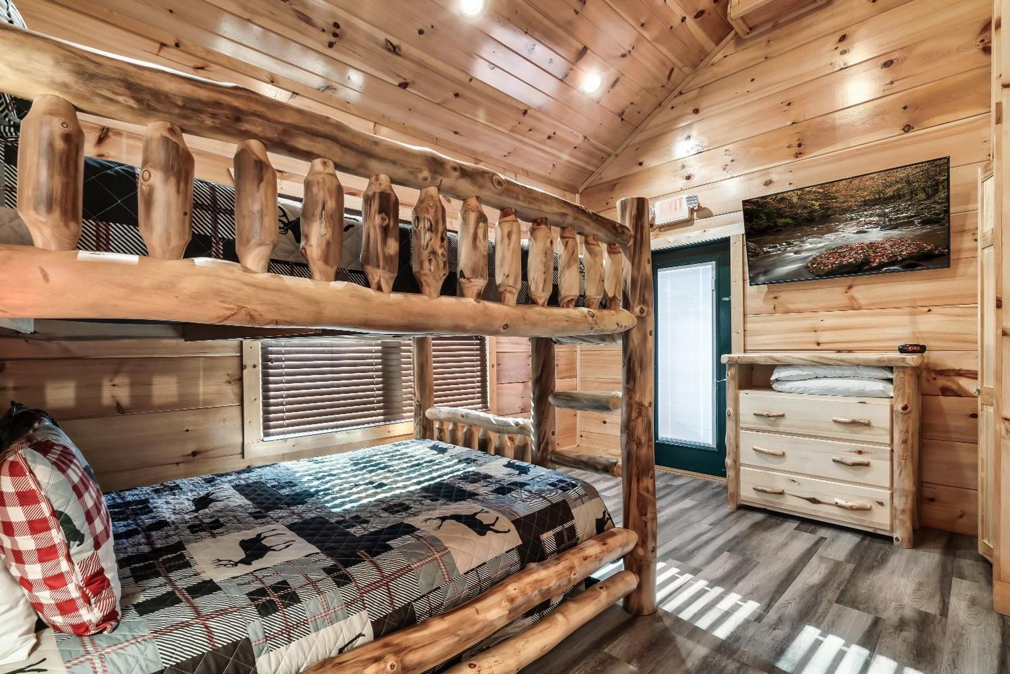 Full Equipped Cabin With A Pool And Game Room Smokies Views Gatlinburg Exteriér fotografie